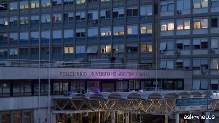 "Il Papa ha trascorso una notte tranquilla". Un mese in ospedale