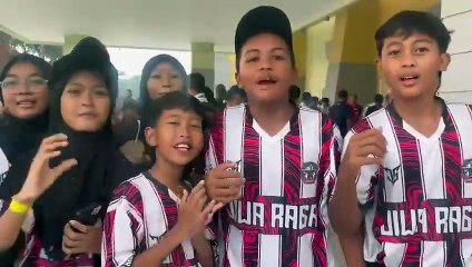 Anak-anak di Sidoarjo berharap sepak bola Indonesia semakin maju dan dapat masuk ke ajang Piala Dunia