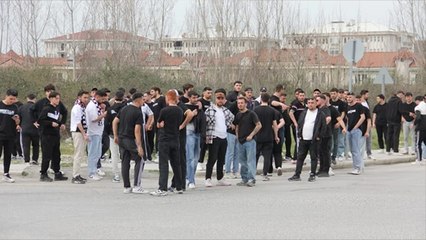 Bu kadarı da pes artık dedirtti! U-14 maçında döner bıçaklı, satırlı kavga