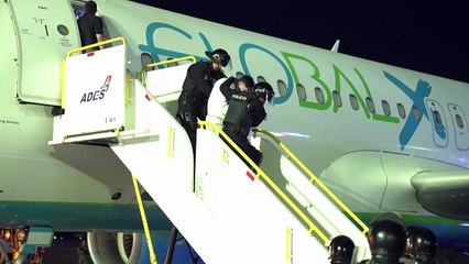 USA schieben mutmaßliche Bandenmitglieder aus Venezuela nach El Salvador ab