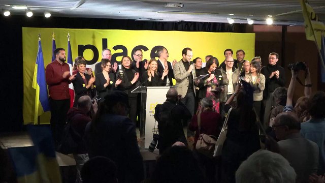 Rendez-nous la statue de la Liberté , lance Glucksmann aux Américains