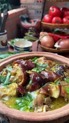 Braised pork trotters