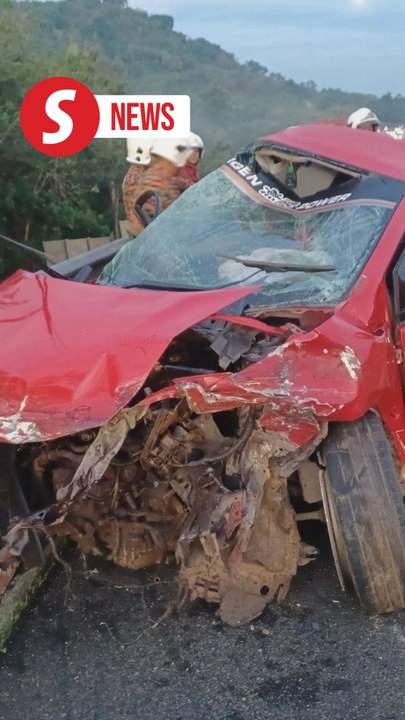 Couple dies in highway collision near Yong Peng