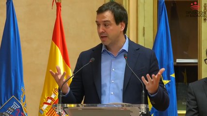 Firma Carlos Cuesta. La elegancia en la corrupción del PSOE