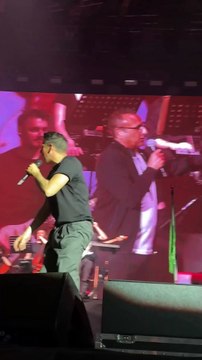 Carlo Conti a sorpresa al concerto di Francesco Gabbani. Il video