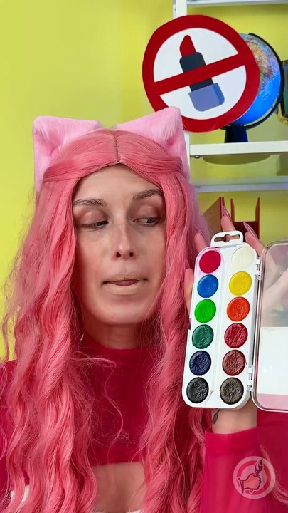 Lipstick Painting Hack! | Guard Will Never Guess this Hack!  💄