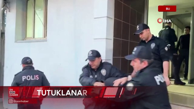 Bursa'da polisin baskın düzenlediği evde silah, tarihi eser, uyuşturucu ele geçirildi