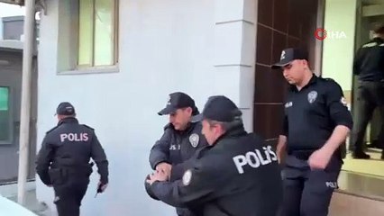 Bursa\'da polisin baskın düzenlediği evden bakın neler çıktı