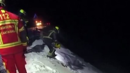 Fallecen cuatro jóvenes de Madrid tras despeñarse su coche en el puerto de Lunada (Cantabria)