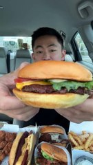 Follow for more ASMR videos🌮🍟 Credits: @thejcheneats #mukbang #asmr #fastfood #asmreating