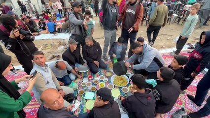 إفطار جماعي وسط الأنقاض في بيت لاهيا