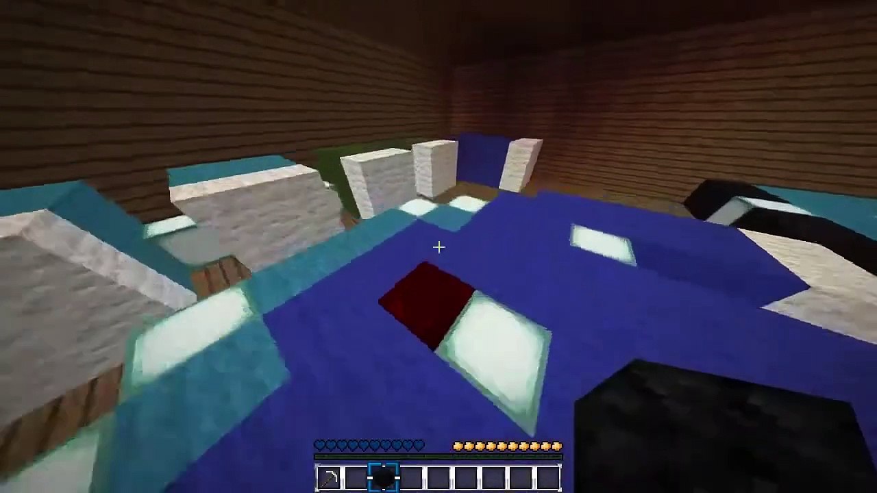 MİNECRAFT'TA ELBİSE DOLABIMDAN KAÇIYORUM - Ahmet Aga