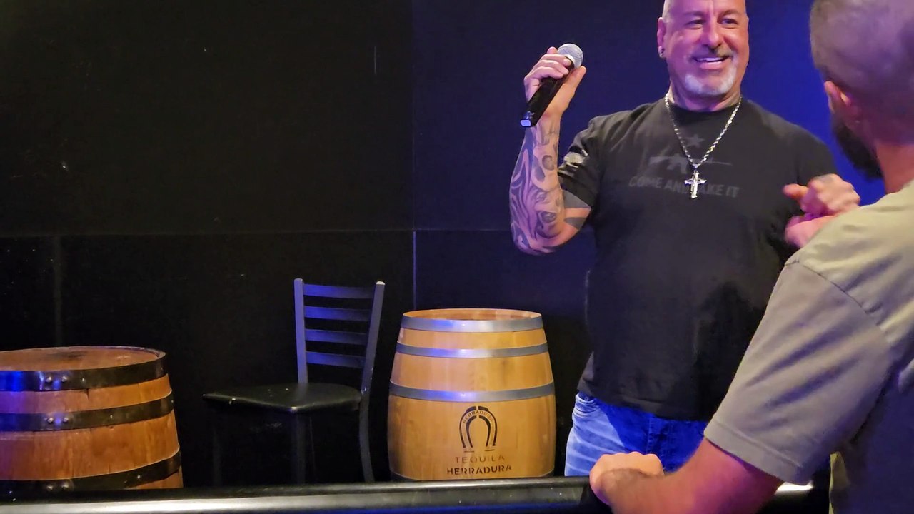 GUNS N ROSES - NOVEMBER RAIN (PERFORMED LIVE AT THE WESTERNER)