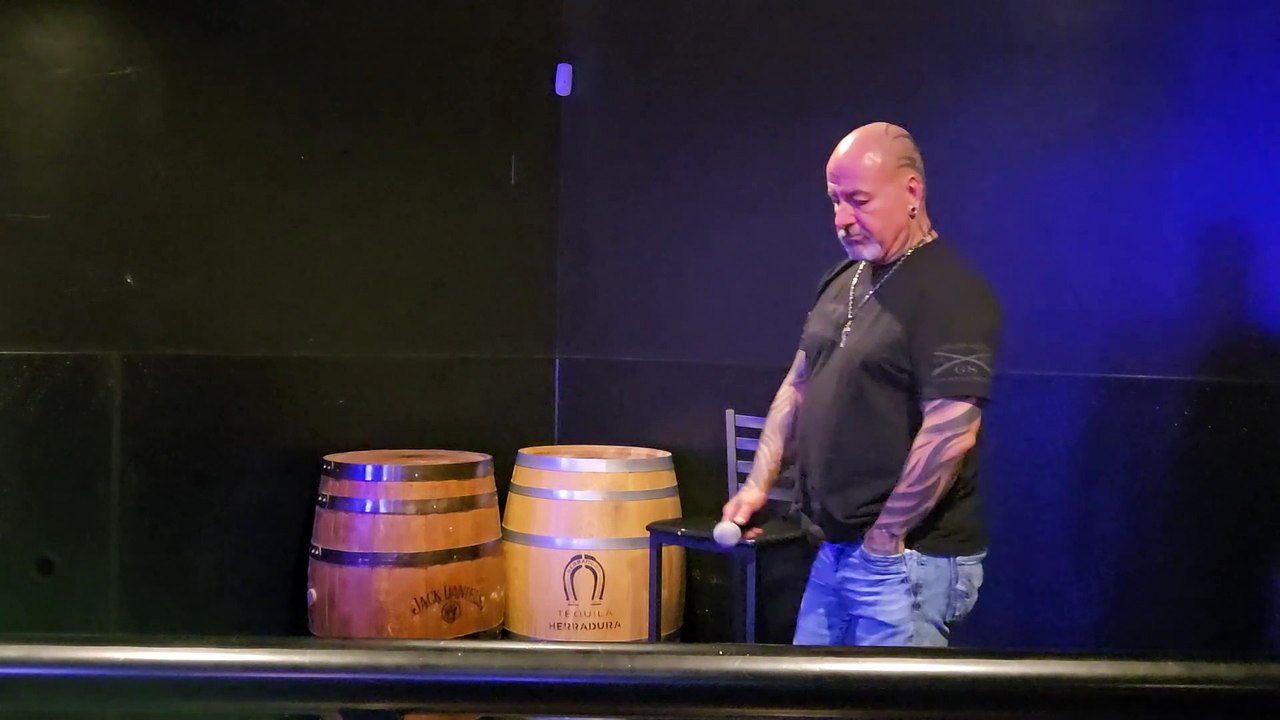 ELVIS PRESLEY - IN THE GHETTO (PERFORMED LIVE AT THE WESTERNER)