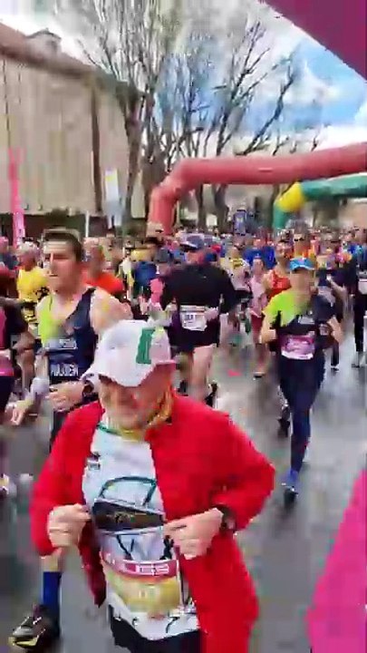 Salida Carrera Urbana La Tribuna 2025
