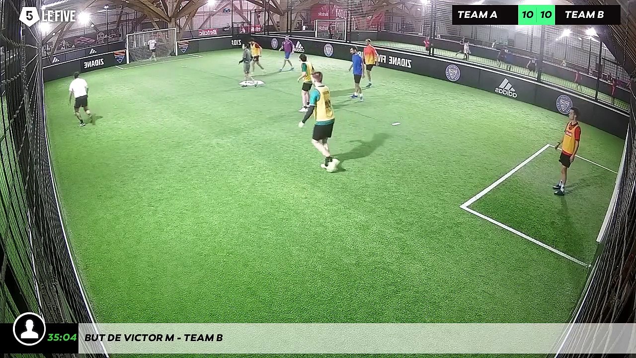 But de Victor M - Team B