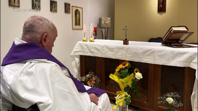 El Vaticano publica la primera foto del papa Francisco desde su hospitalización