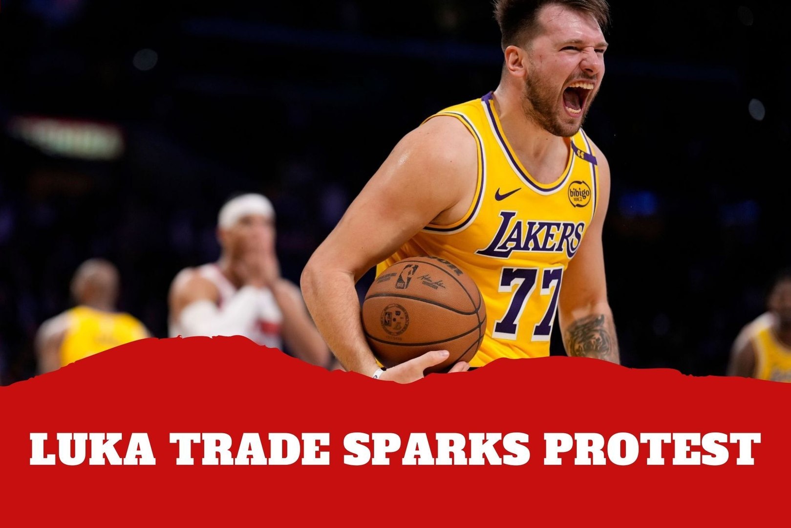 Dallas Mavericks fan protest at a Texan City Hall and demands explanations for the Luka trade