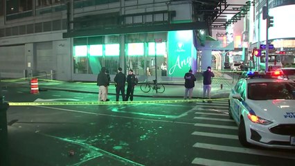 뉴욕에서 40대 남성에 액체 뿌리고 방화 후 도주...경찰, 용의자 추적 / YTN