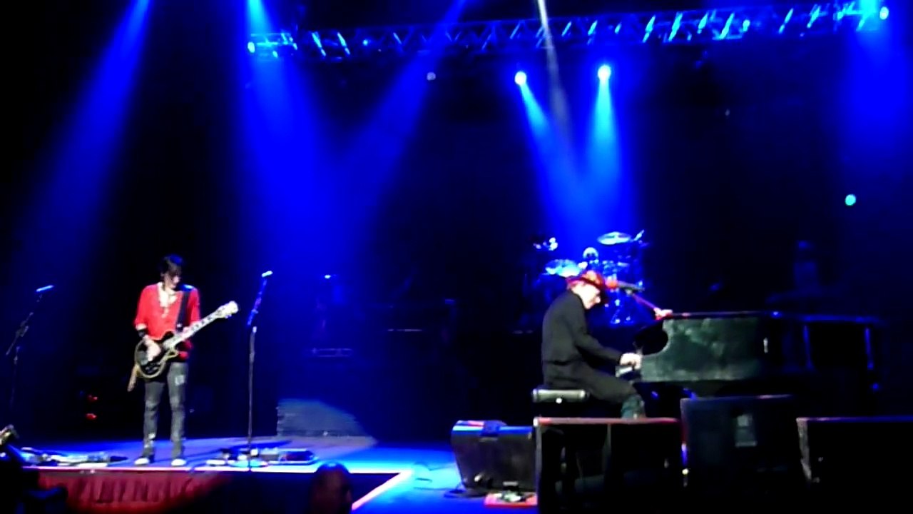 Guns N Roses - Another Brick In The Wall