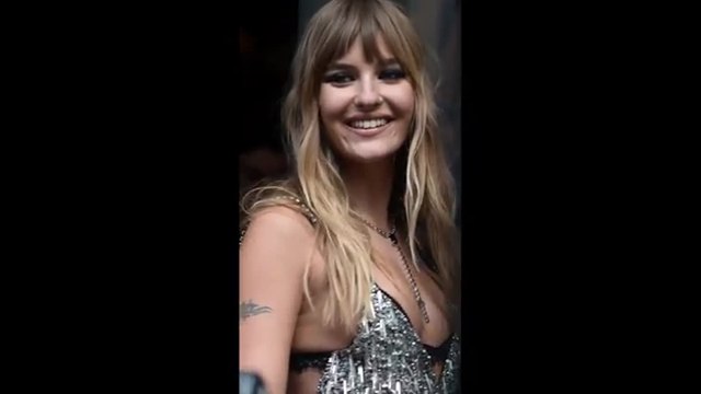 Maneskin: ecco il look scintillante di Victoria De Angelis per lo show Cool Girl di Dolce & Gabbana