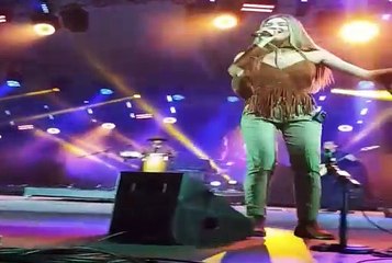 Valentina Lozano en el escenario de Patria Gaucha 2025 - Fragmento - Tacuarembó, Domingo 16 de marzo