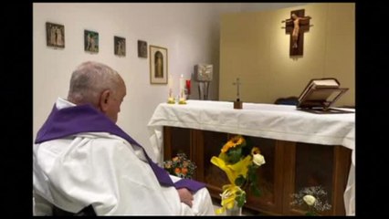 Diffusa la prima foto di Papa Francesco in cappellina Gemelli
