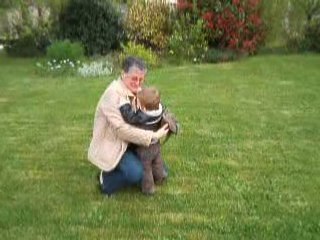 Dans le jardin avec Mamie Rithé