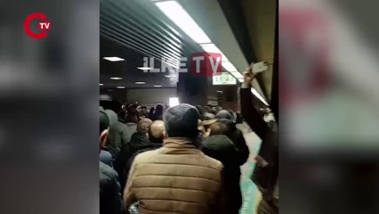 Özelin basın açıklaması öncesi partililer slogan attı