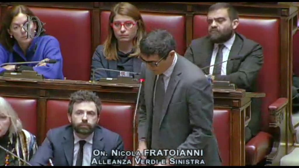 Video Fratoianni alla Camera: piano \