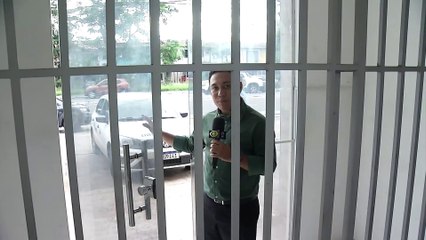 b'Homem invade escritrios e furta dinheiro e equipamentos'