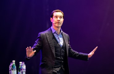 Jimmy Carr had 'proper midlife crisis' with his cosmetic surgery