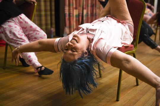 Burlesque dancers hold all-night pyjama burlesque-athon