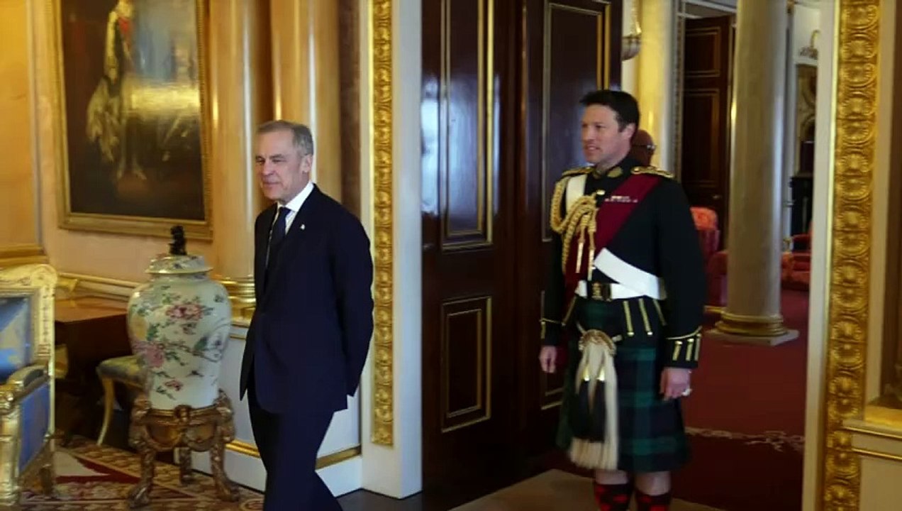 King welcomes new Canadian PM to Buckingham Palace