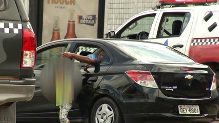 b'Momento em que \xbaltima criana  liberada durante sequestro em Belm'