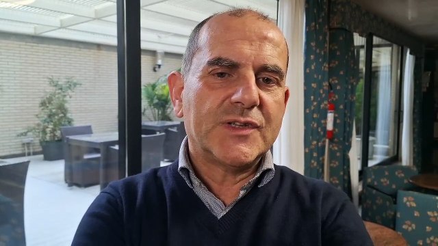 Bambini e smartphone, i consigli dell'esperto: Niente cellulare fino a 14 anni