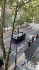 Policías motorizados en Buenos Aires acuden a sofocar los altercados provocados la manifestación de jubilados