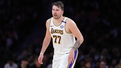 Lakers Snap Losing Streak with a 107-96 Win Over Suns