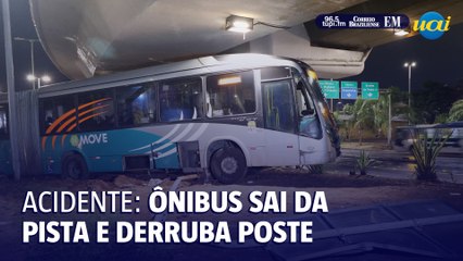 Ônibus do Move sai da pista e invade canteiro em BH