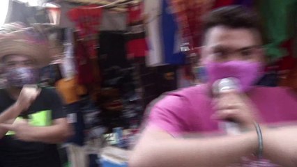 b'Vdeo que mostra performance de locutor do comrcio viraliza '