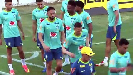 Seleção brasileira treina no Bezerrão antes da partida contra a Colômbia