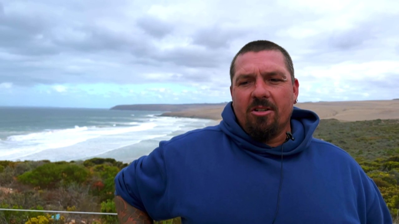 Mysterious foam washes up on Waitpinga Beach with reports of fish deaths and surfers falling ill