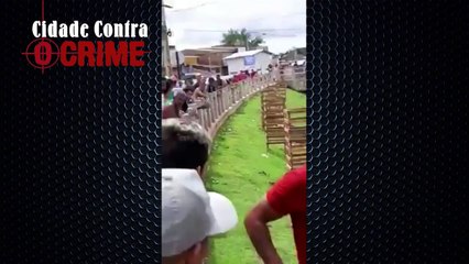 b'Homem suspeito de roubar bicicleta na Terra Firme foge pelo canal do Tucunduba'