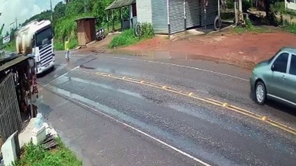 b'Acidente deixa cinco pessoas mortas na BR-316'