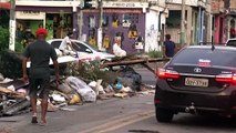 b'Lixo e entulho acumulado no bairro da Pedreira '