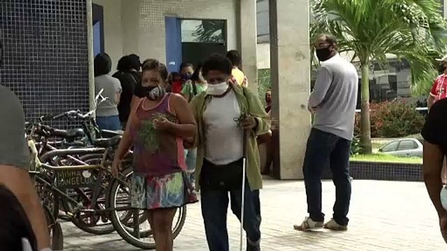 b'Funcionrios da Caixa Econmica Federal paralisam atividades'