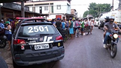 b'Moradores de Icoaraci protestam sobre descaso em linhas de nibus na regio'