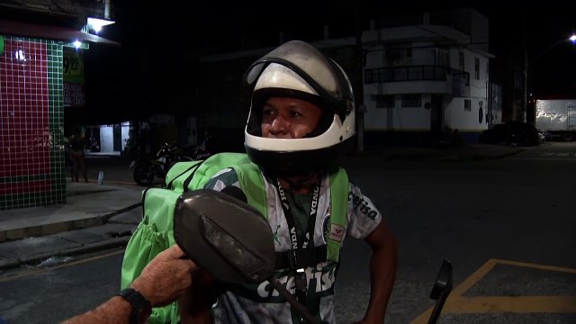 b'Entregadores de aplicativos viram alvos de assaltantes '