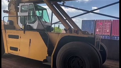 b'Operao \x81gata apreende mais de 146 mil toneladas de mangan\xaas'