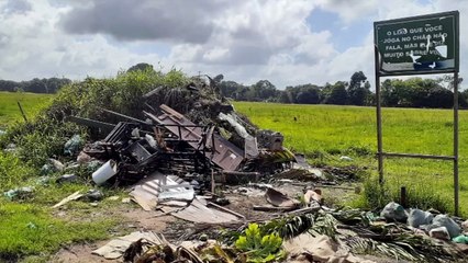 b'Moradores de Castanhal denunciam ac\xbamulo de lixo e alagamento'